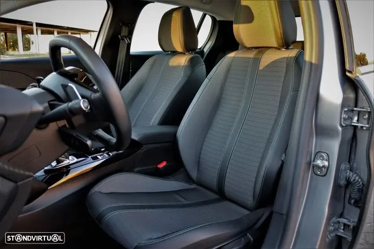 Peugeot 208 1.2 PureTech Allure EAT8 8