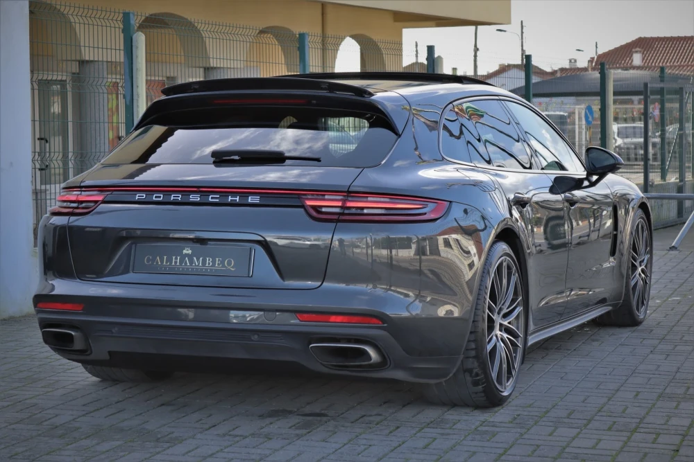 Porsche Panamera Sport Turismo 4 E-Hybrid 3