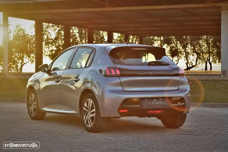 Peugeot 208 1.2 PureTech Allure EAT8 12