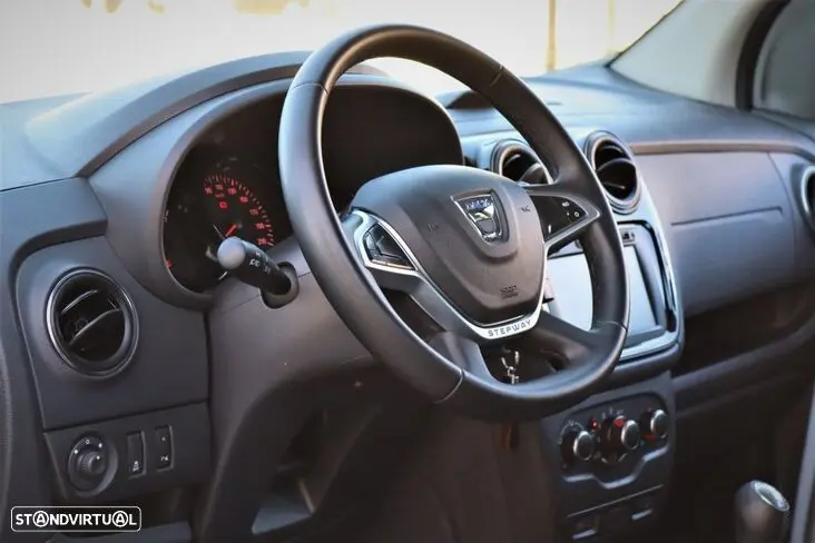 Dacia Lodgy 1.5 Blue dCi Stepway 7L 14