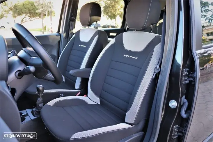 Dacia Lodgy 1.5 Blue dCi Stepway 7L 15