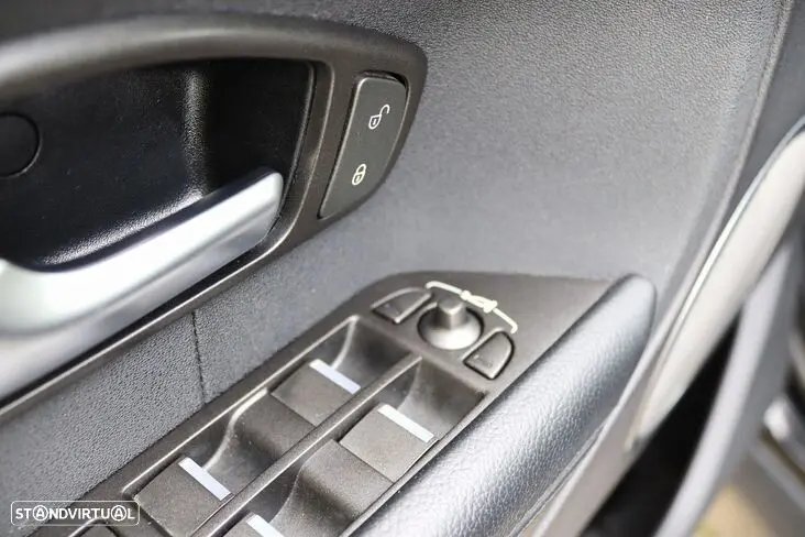 Land Rover Range Rover Evoque 2.2 SD4 Dynamic Auto 16