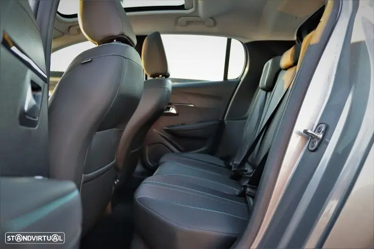 Peugeot 208 1.2 PureTech Allure EAT8 15