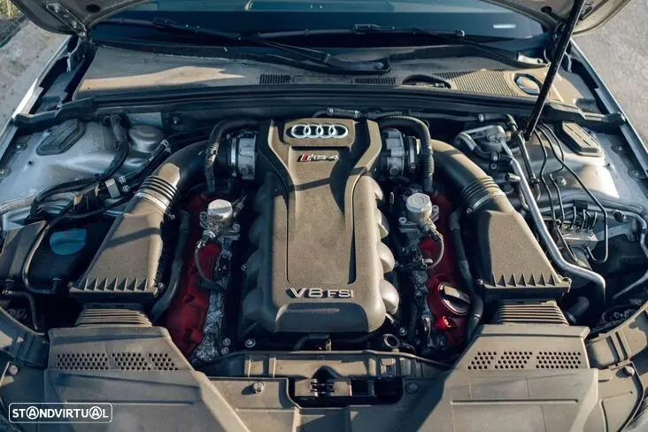 Audi RS4 Avant 4.2 FSi quattro S tronic 6