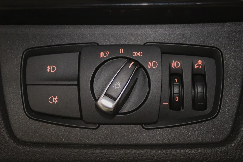 BMW 320 d Touring ED Line Sport Auto 19