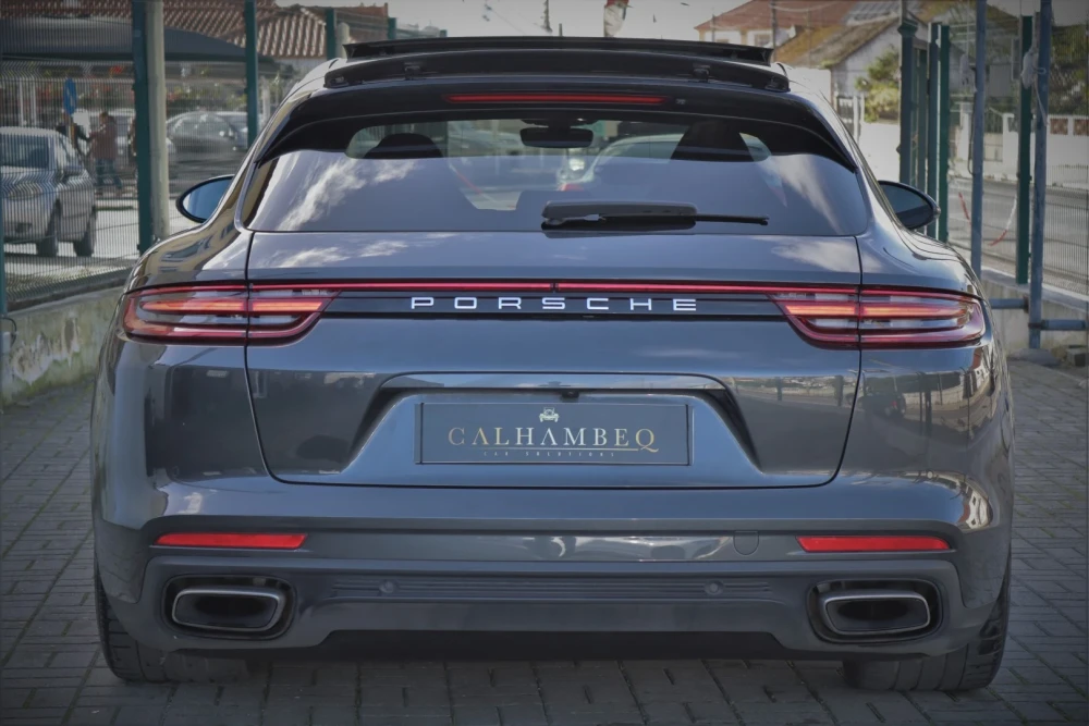 Porsche Panamera Sport Turismo 4 E-Hybrid 2
