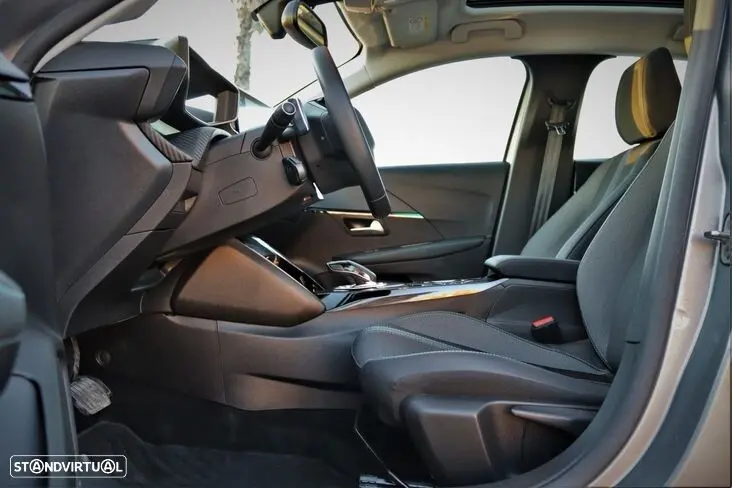 Peugeot 208 1.2 PureTech Allure EAT8 16