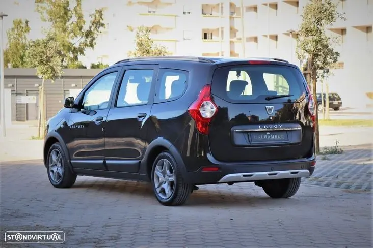 Dacia Lodgy 1.5 Blue dCi Stepway 7L 11
