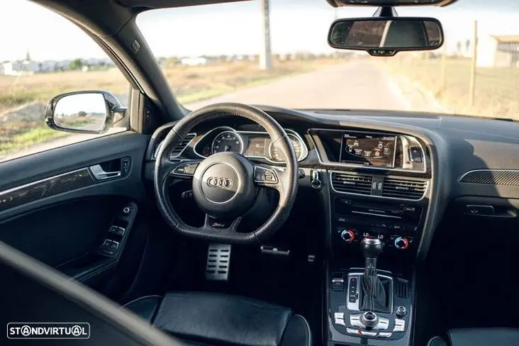 Audi RS4 Avant 4.2 FSi quattro S tronic 34