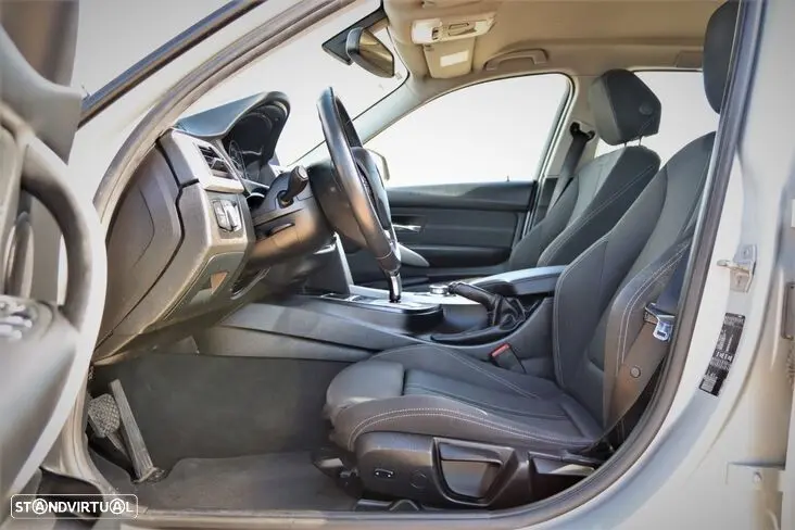 BMW 318 d Touring Advantage Auto 13