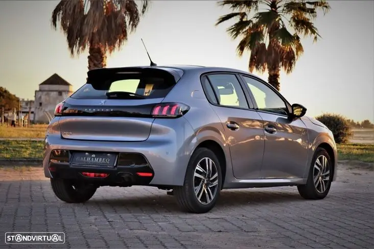 Peugeot 208 1.2 PureTech Allure EAT8 3