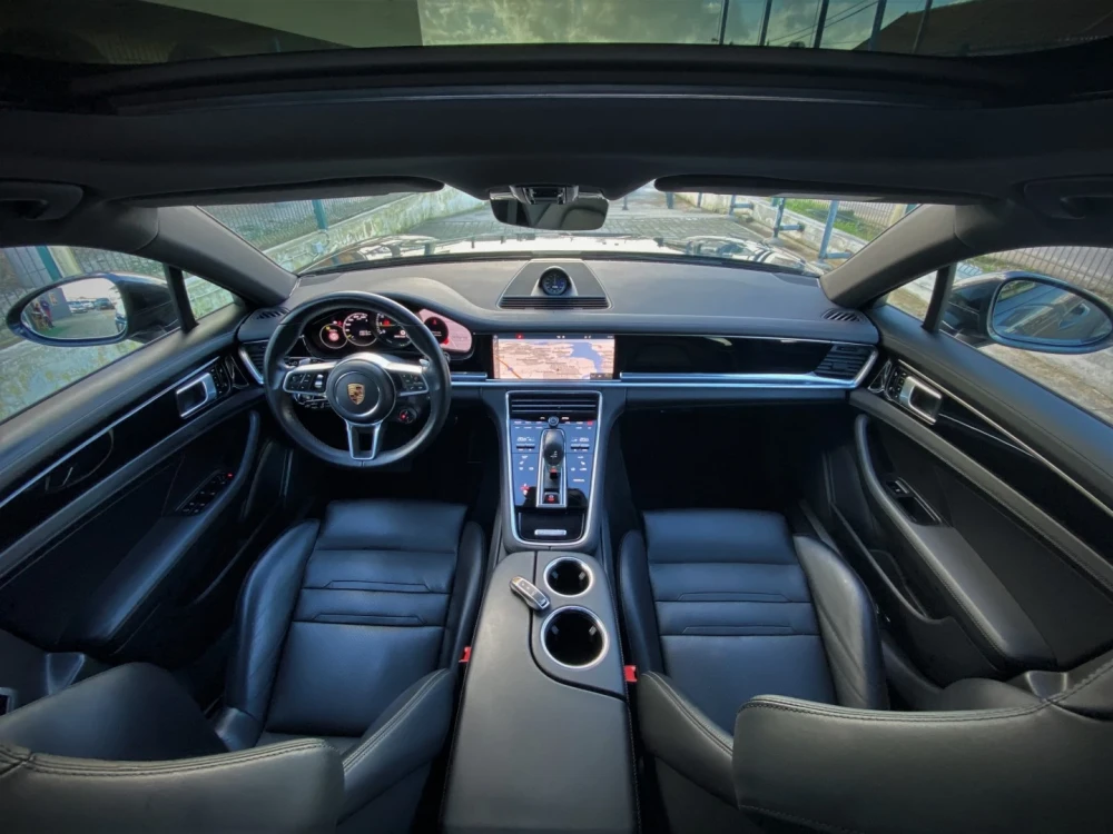 Porsche Panamera Sport Turismo 4 E-Hybrid 4