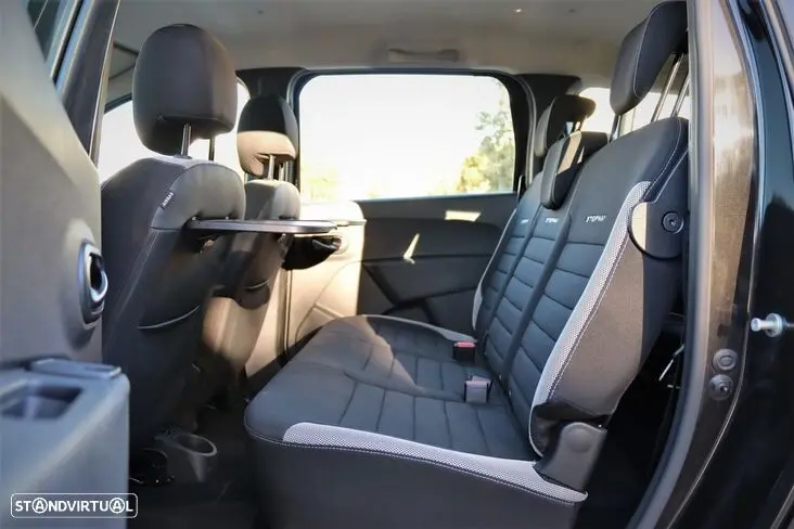 Dacia Lodgy 1.5 Blue dCi Stepway 7L 12