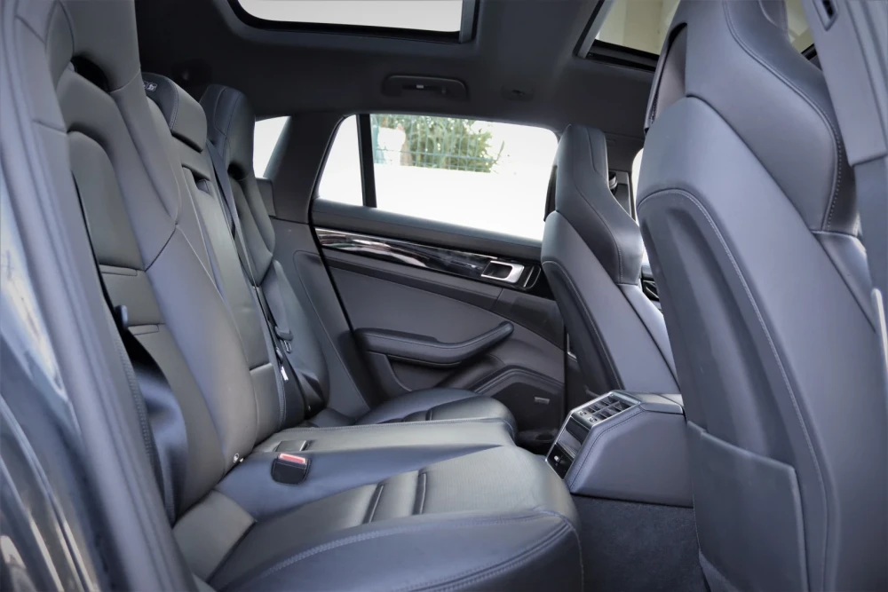 Porsche Panamera Sport Turismo 4 E-Hybrid 15