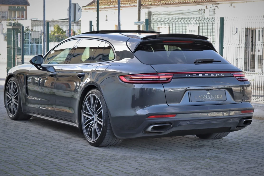 Porsche Panamera Sport Turismo 4 E-Hybrid 30