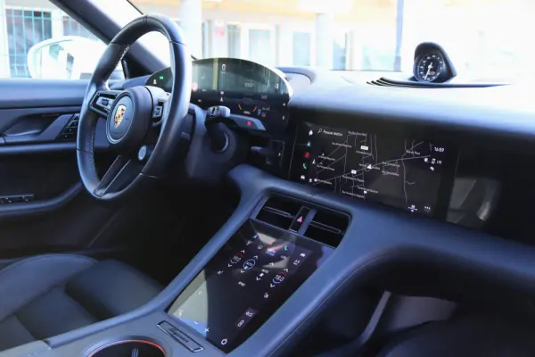 Porsche Taycan 4S 40