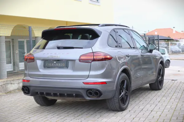 Porsche Cayenne S E-Hybrid 6