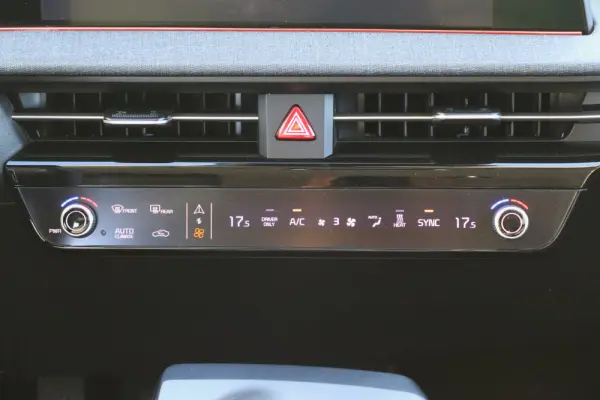 Kia EV6 84-kWh Air 24