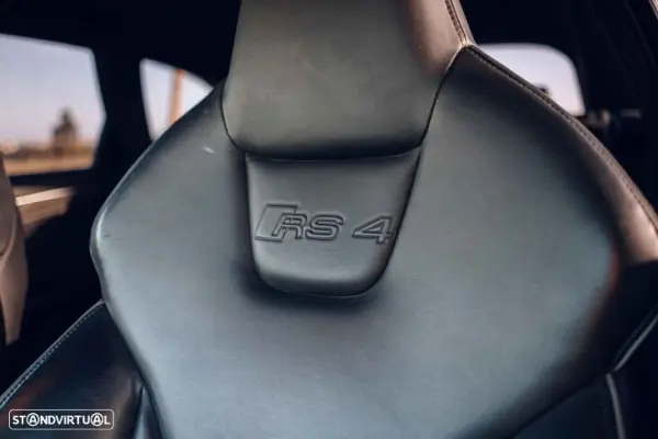 Audi RS4 Avant 4.2 FSi quattro S tronic 21