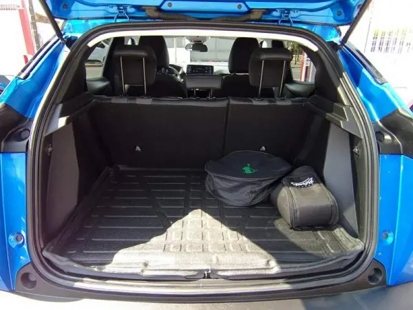 Peugeot e-2008 50 kWh Allure Pack 11