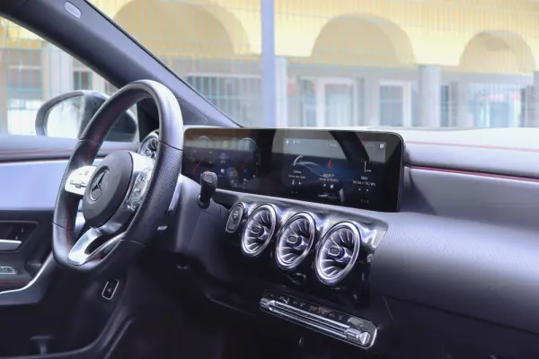 Mercedes-Benz CLA 250 e 8G-DCT AMG Line 26