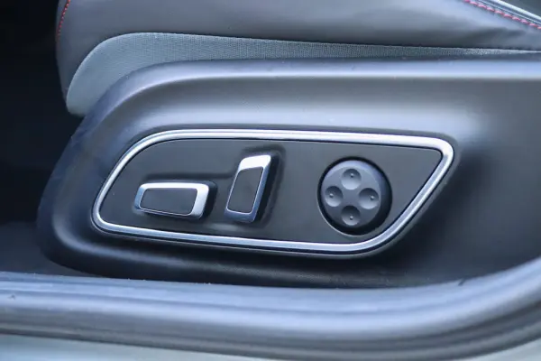 Xpeng P7i 86.2 kWh Long Range 14