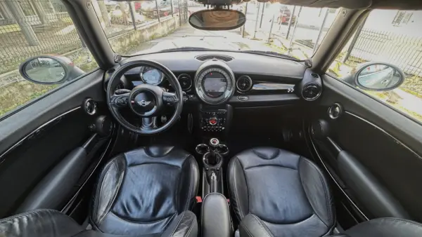 MINI 3 Portas John Cooper Works 27