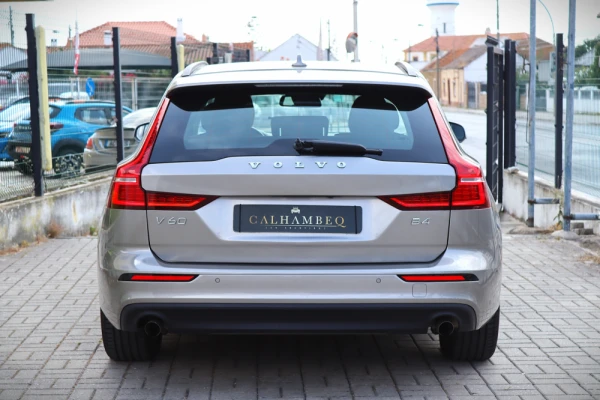 Volvo V60 B4 Momentum 9