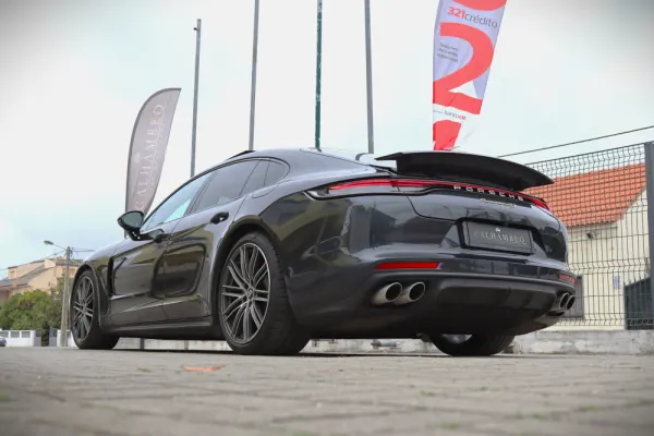 Porsche Panamera 4S E-Hybrid 12
