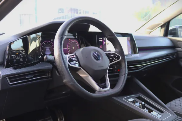 Volkswagen Golf 1.5 eTSI R-Line DSG 16