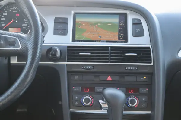 Audi A6 Avant 3.0 TDi V6 quattro S-line Tiptronic 18