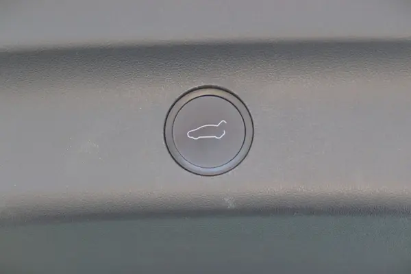 Tesla Model Y Standard 6