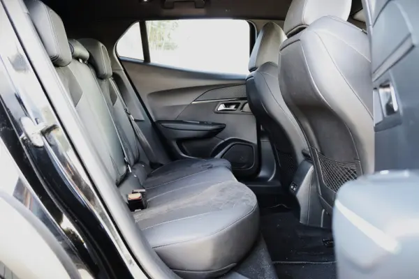 Peugeot e-2008 50 kWh GT 18