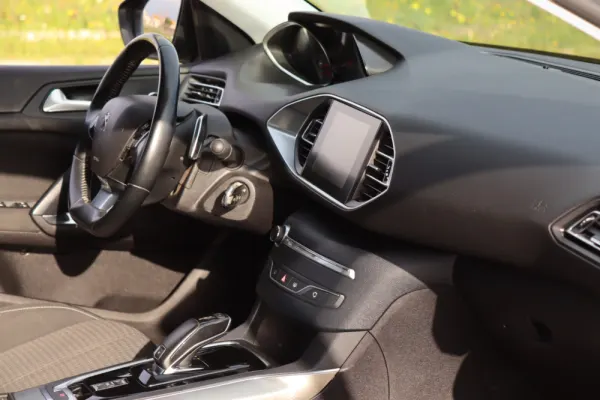 Peugeot 308 SW 1.5 BlueHDi Allure Pack EAT8 14