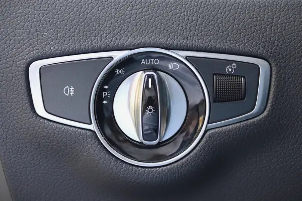 Mercedes-Benz E 220 d AMG Line 17