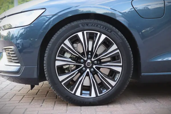 Volvo S60 2.0 T8 PHEV Plus Bright AWD 12