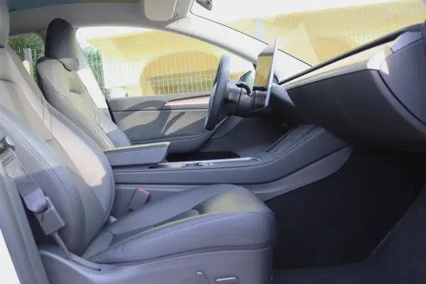 Tesla Model Y Standard 18