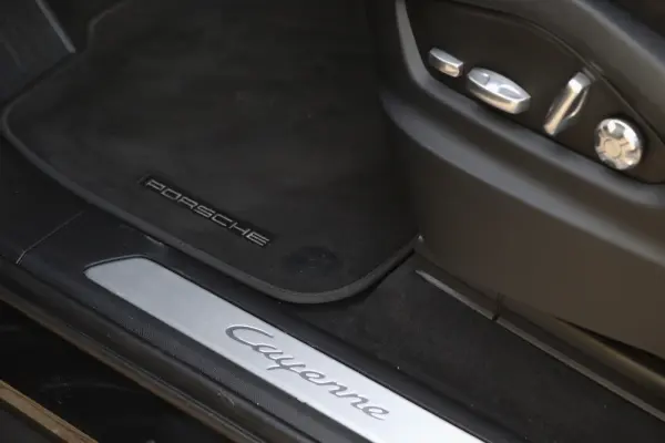 Porsche Cayenne E-Hybrid 7