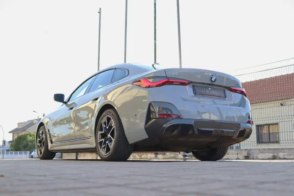 BMW i4 eDrive35 Pack Desportivo M 9