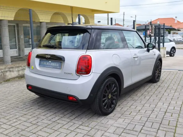 MINI 3 Portas Cooper SE Essential 4
