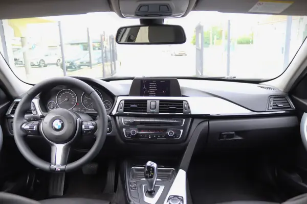 BMW 318 d Aut. Sport Line 4