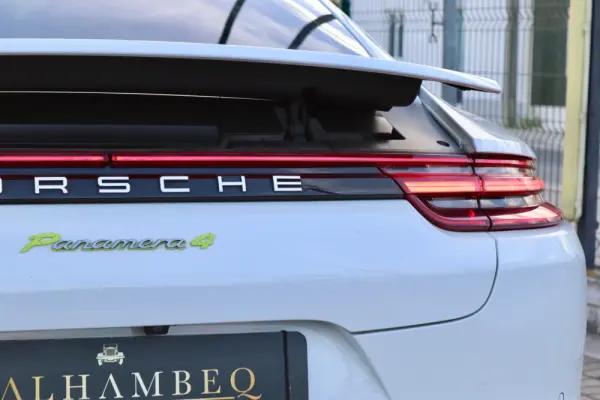 Porsche Panamera 4 E-Hybrid 15