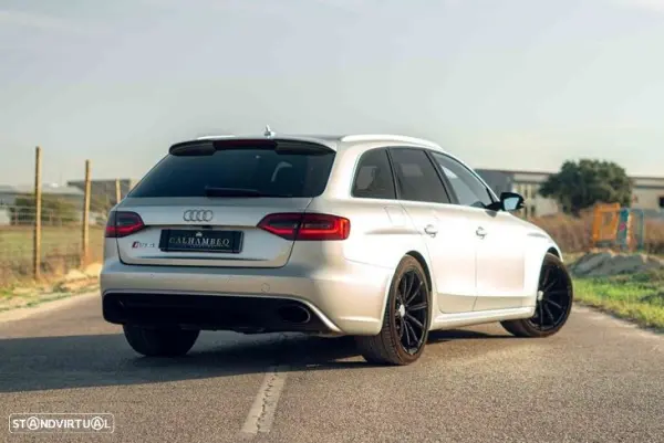 Audi RS4 Avant 4.2 FSi quattro S tronic 11
