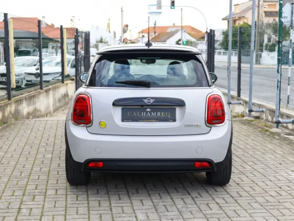 MINI 3 Portas Cooper SE Essential 3
