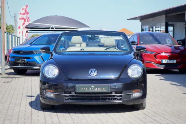Volkswagen New Beetle Cabriolet 1.6 TDi Design 2