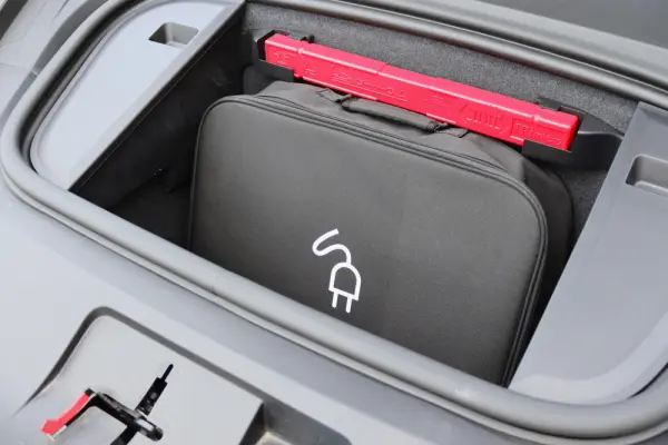 Porsche Taycan 4S 18