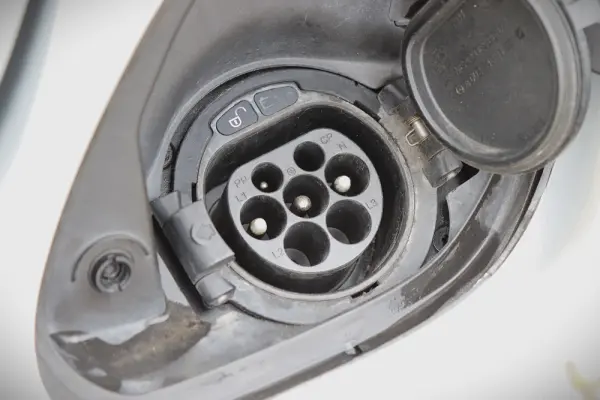 Mercedes-Benz C 350 e 8