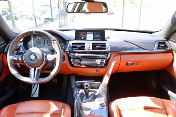 BMW M4 Auto 4