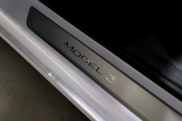 Tesla Model 3 Standard Range Plus RWD 10