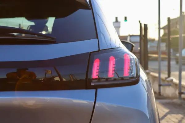 Peugeot e-208 50 kWh Allure 12